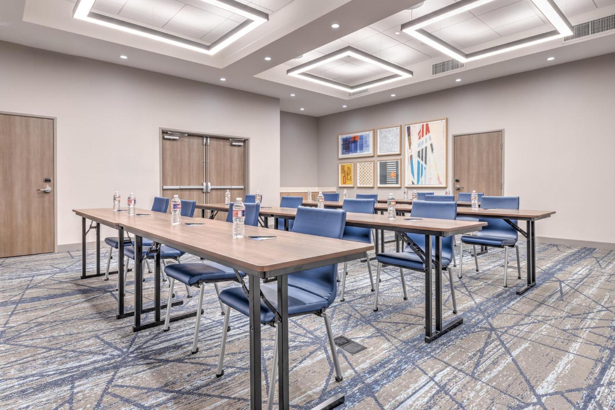 Holiday Inn Express & Suites Austin Airport East By Ihg Екстериор снимка