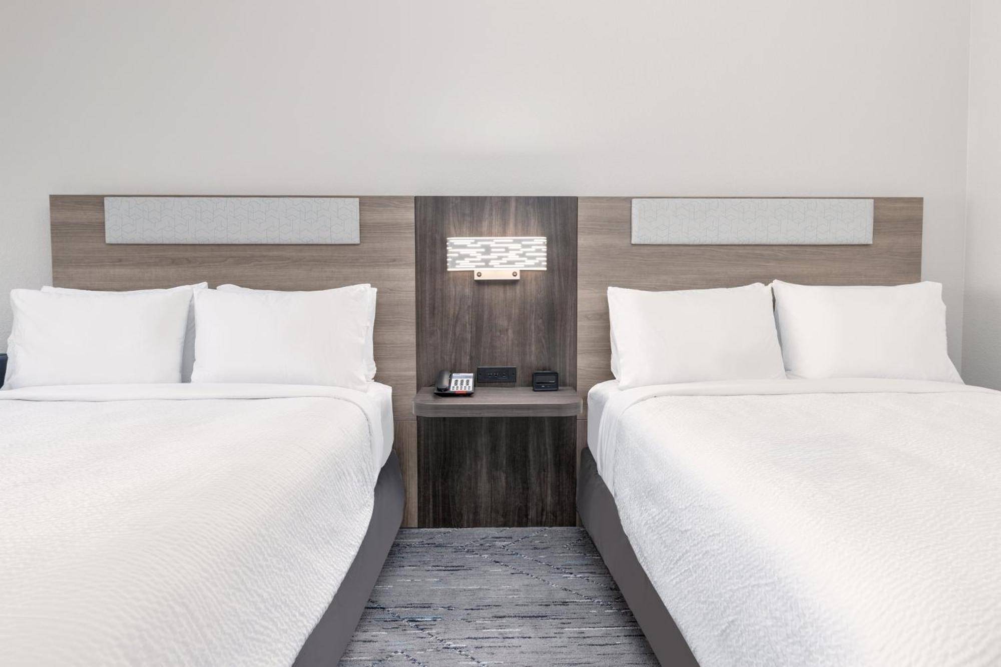 Holiday Inn Express & Suites Austin Airport East By Ihg Екстериор снимка